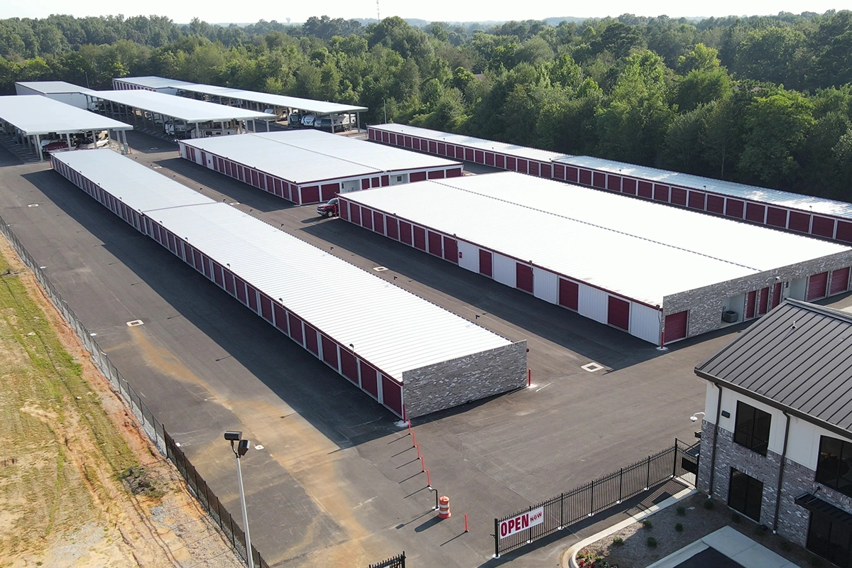 guthrie's self storage exterior