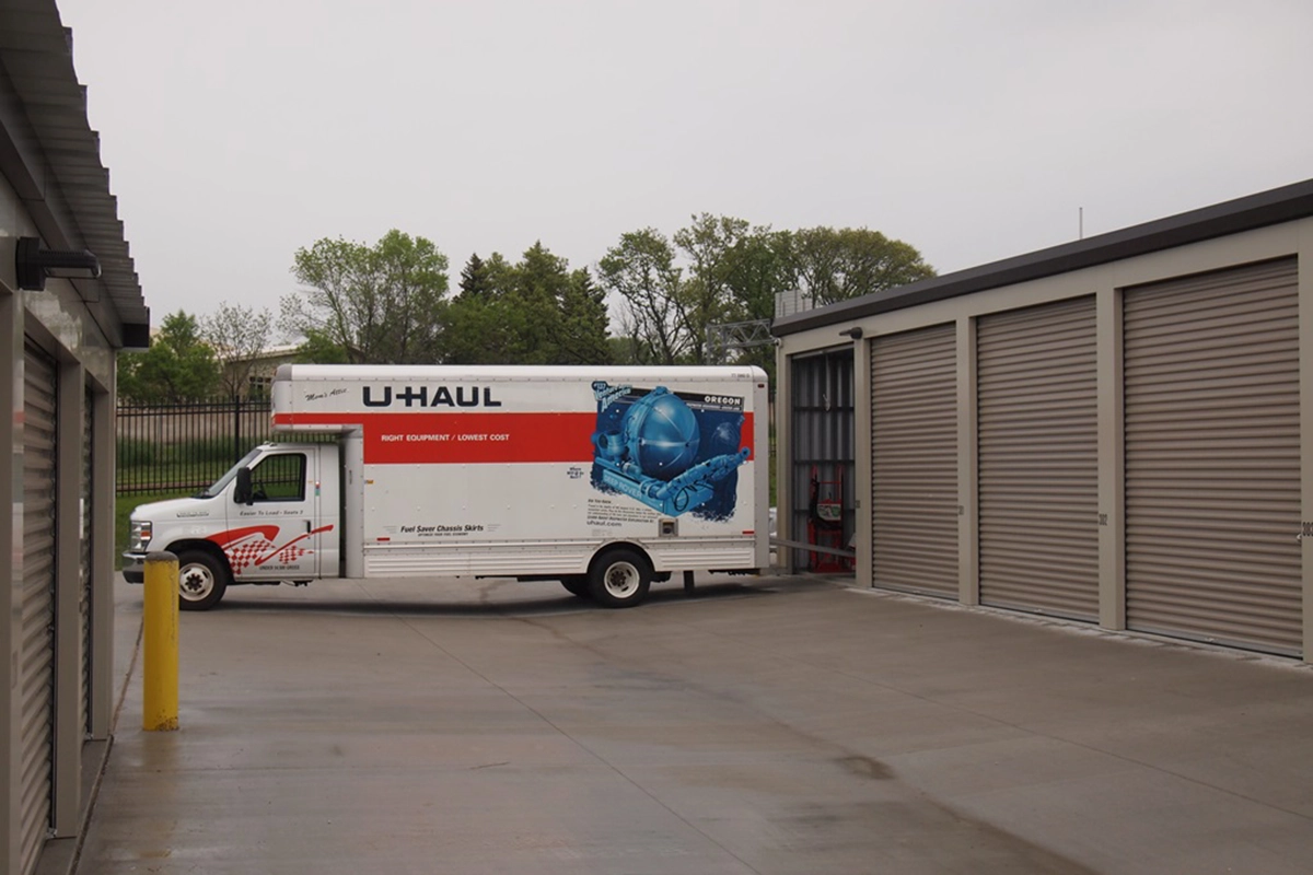 U-haul unloading into storage unit