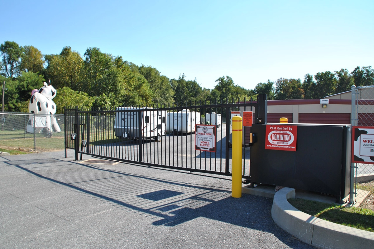 Moove in storage building exterior