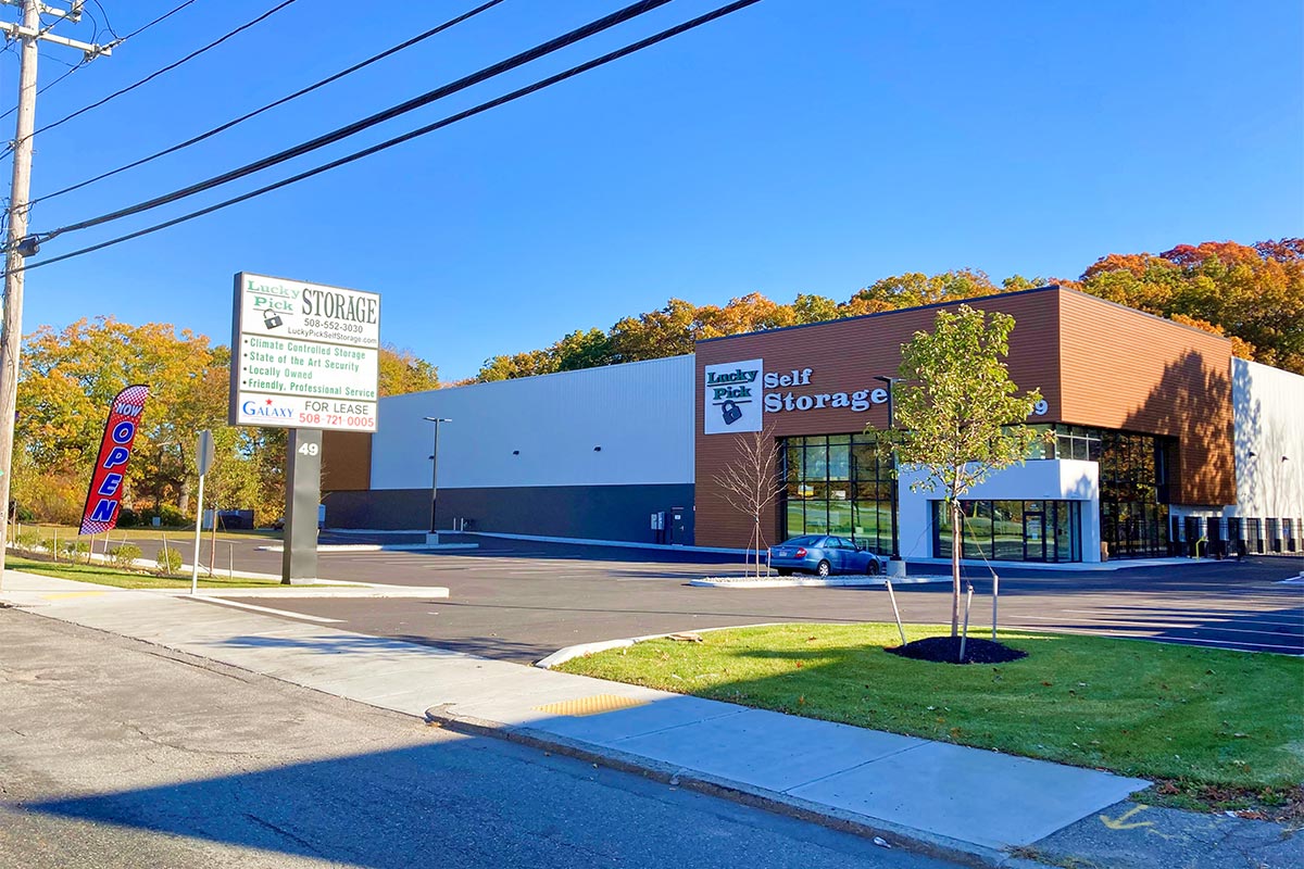 Lucky pick self storage exterior